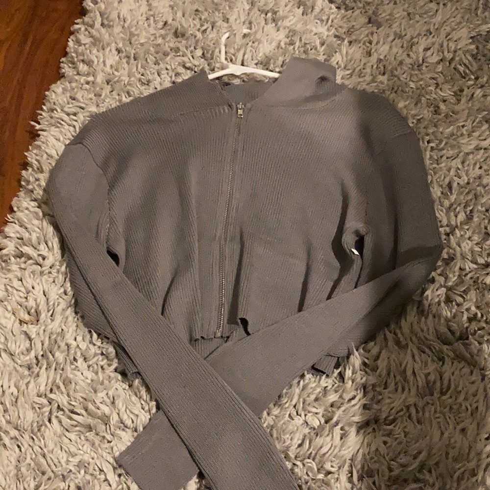 Pretty Little Thing Long Sleeve zip up, grey large